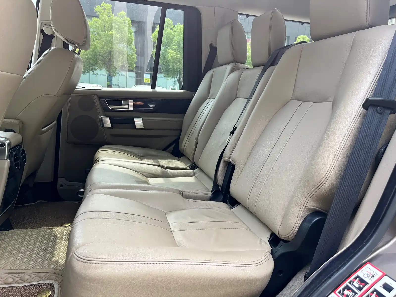 Photo 10 - Land Rover Discovery