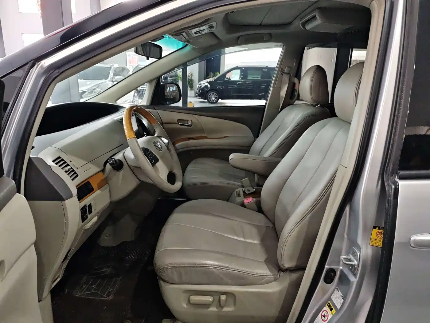 Toyota Previa 2012 2.4L 7-Seater Luxury Edition фото 12