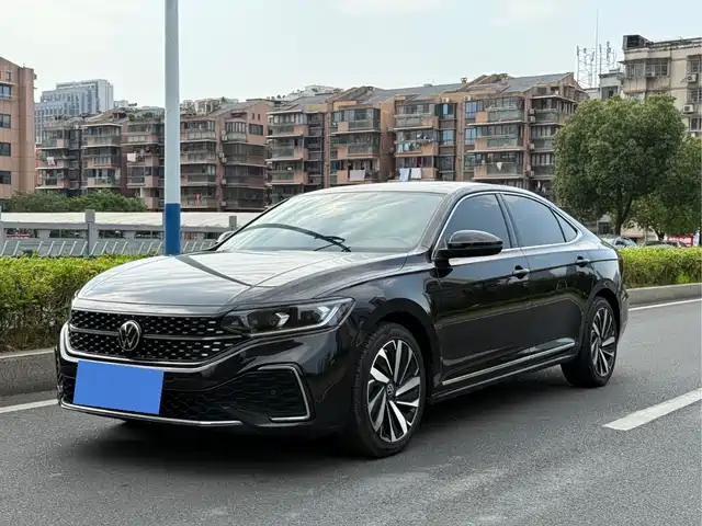 Volkswagen Passat 330TSI, Звёздный Элит
