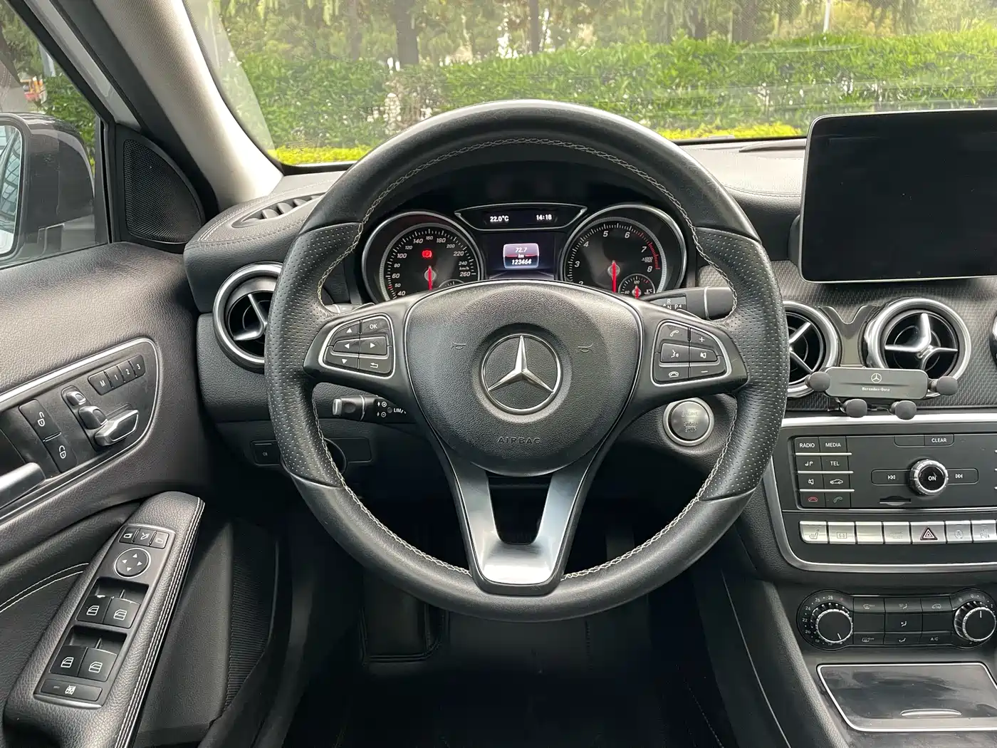 Mercedes-Benz GLA 2018 GLA 220 4MATIC Sport фото 14