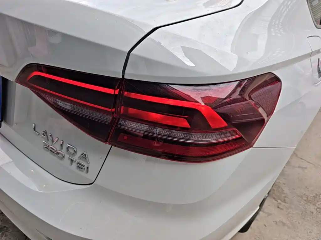 Photo 8 - Volkswagen Lavida