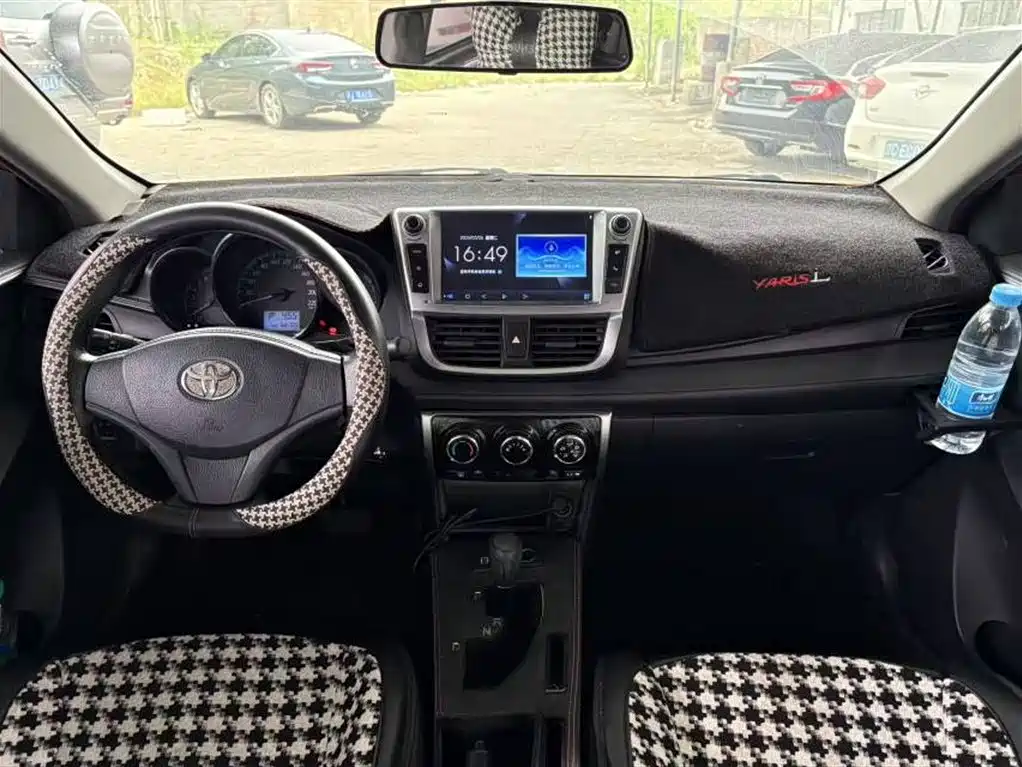 Toyota YARiS L Zhi Xiang 2017 1.5E CVT Charming Edition фото 7