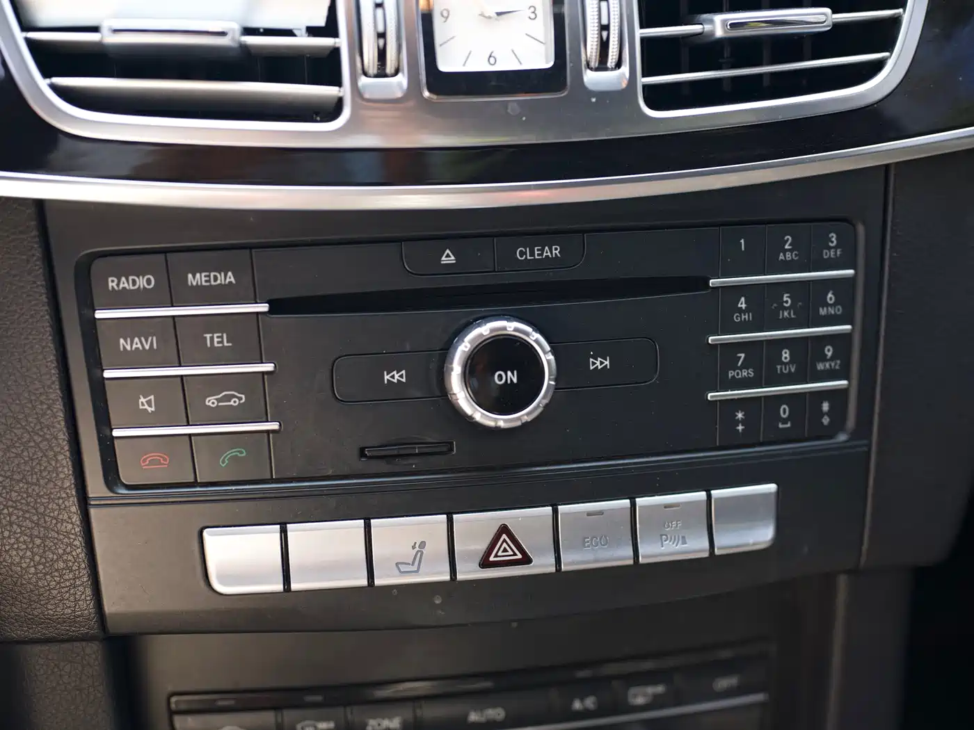 Mercedes-Benz E-Class 2015 Facelift E 200 L фото 10
