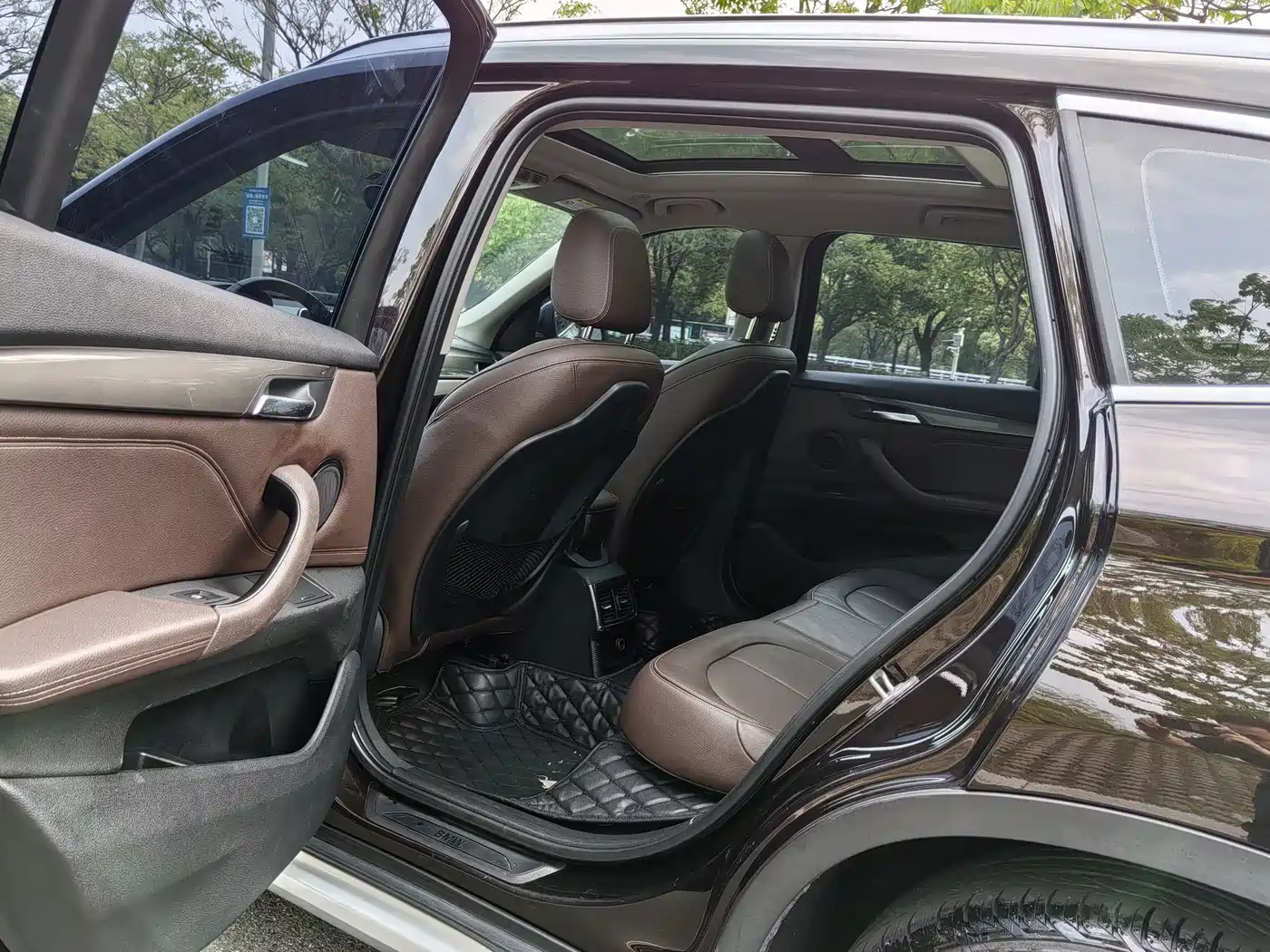 BMW X1 2018 xDrive20Li Premium Model фото 9