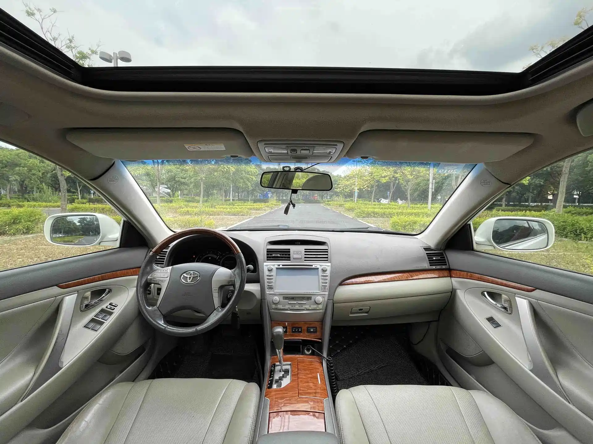 Фото 9 - Toyota Camry