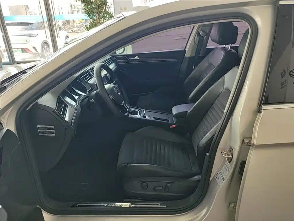 Volkswagen Magotan 2017 330TSI DSG Luxury фото 15