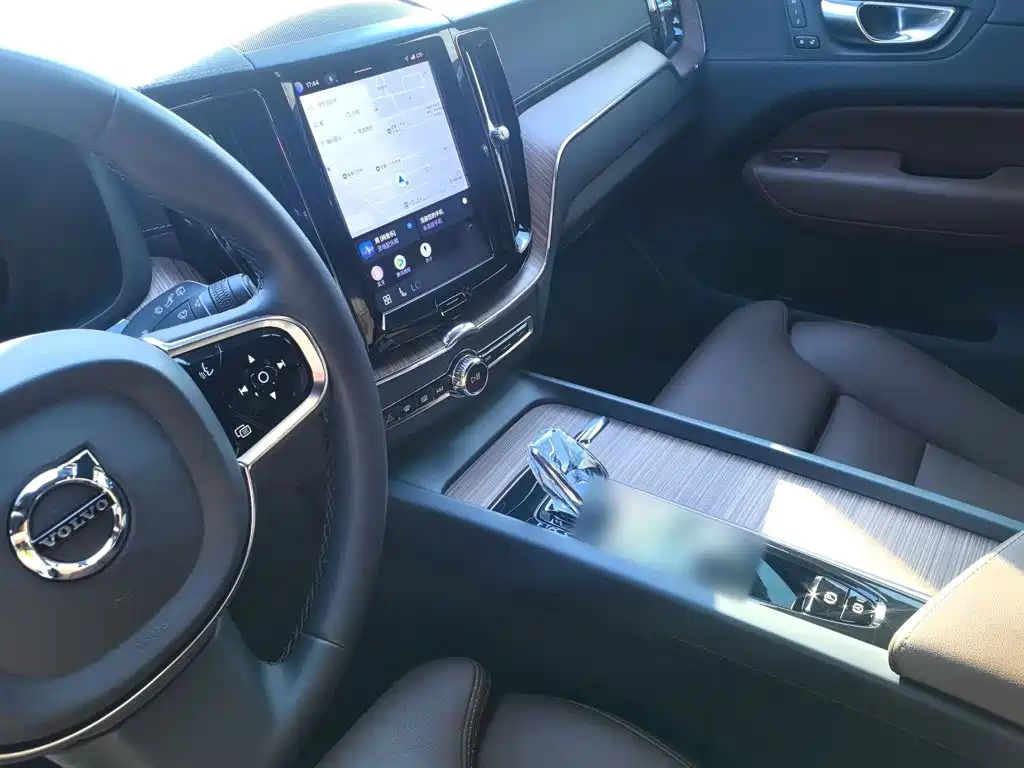 Volvo XC60 Plug-in Hybrid 2023 2023 T8 Plug-in Hybrid Long Range AWD Smart Vision Luxury