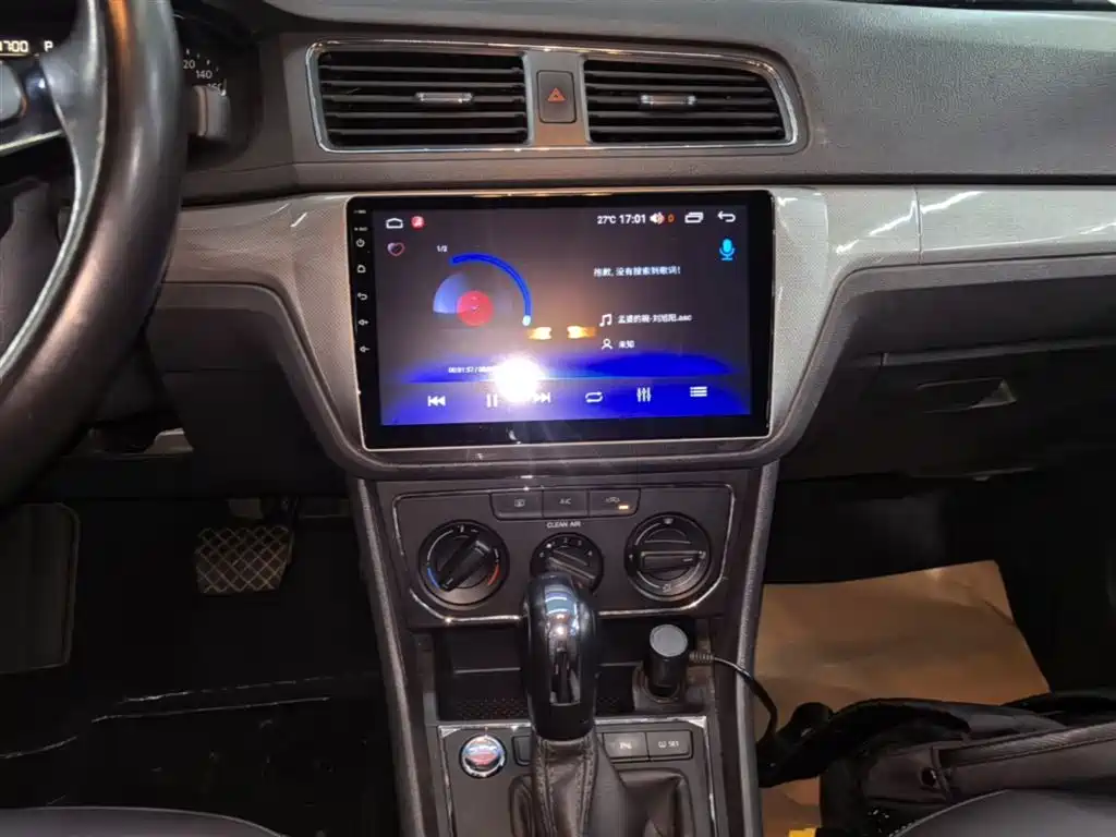 Volkswagen Lavida 2017 1.6L Automatic Comfort Edition фото 13