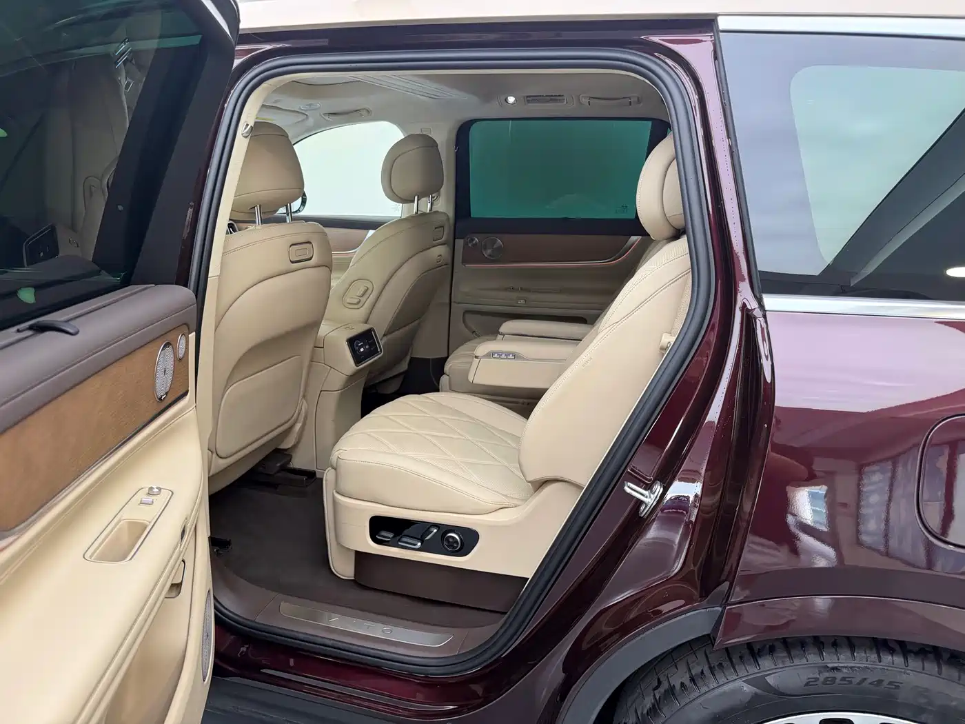 AITO Wenjie AITO M9 2025 Pure Electric Ultra 100kWh 6-Seater фото 18