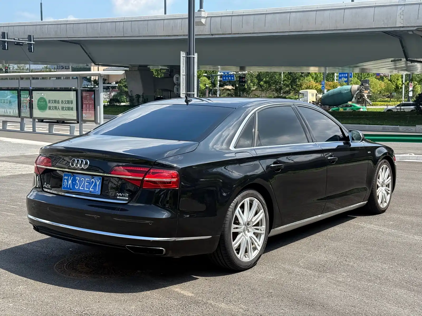 Фото 5 - Audi A8