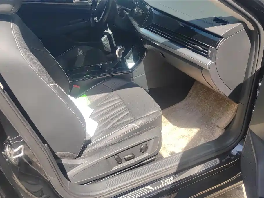 Volkswagen Passat New Energy 2022 430PHEV Hybrid Luxury Edition фото 8