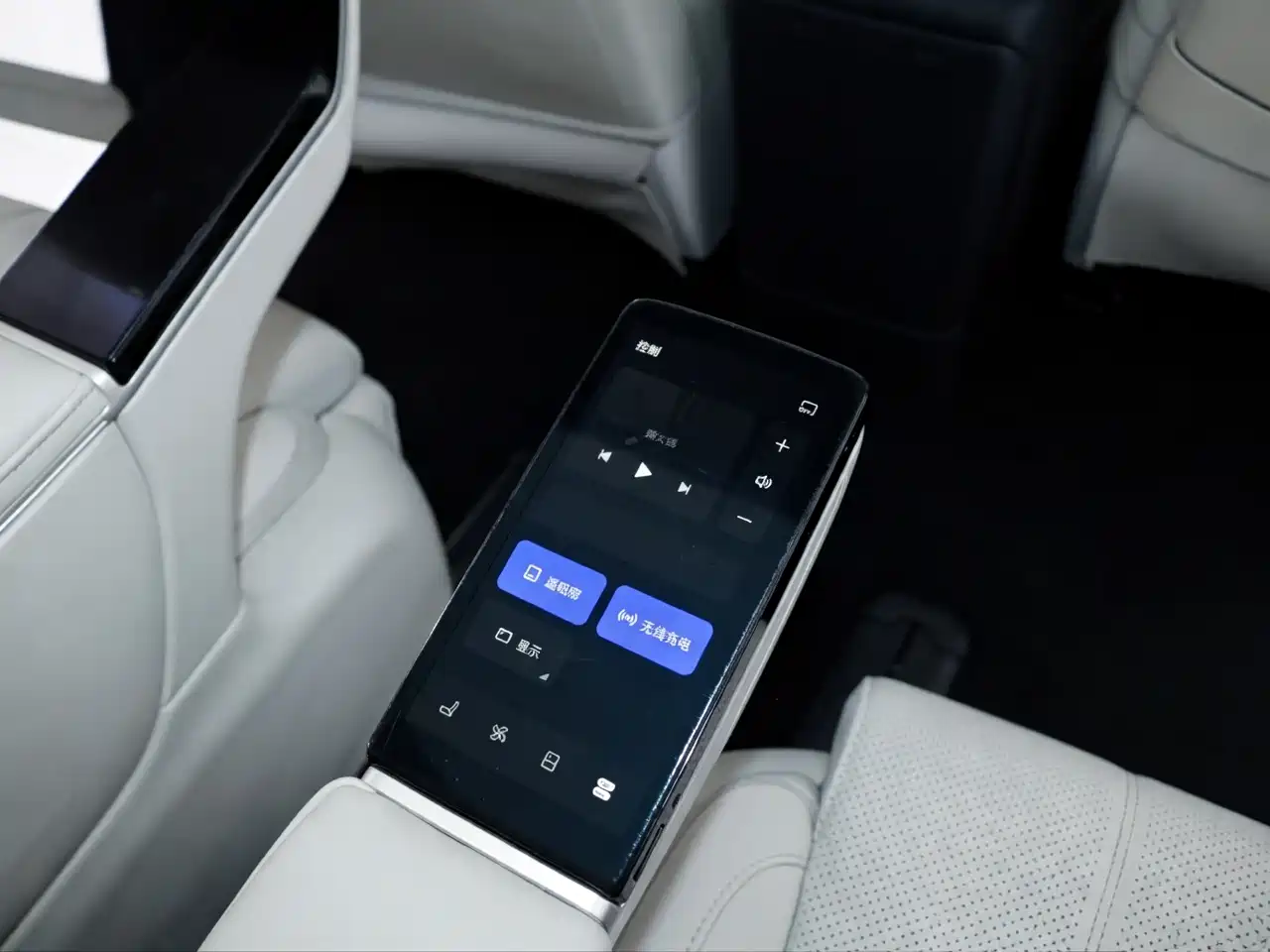 Voyah Auto Voyah Dreamer 2025 PHEV AWD Flagship Qian Kun Edition фото 9