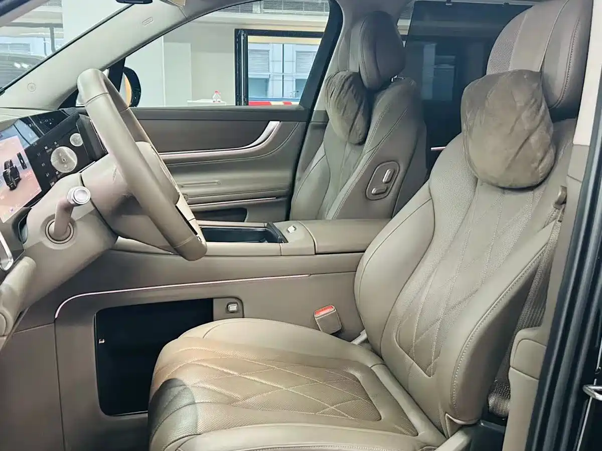 AITO Wenjie AITO M9 2024 Model Extended Range Ultra Edition 52kWh 5-Seater фото 7
