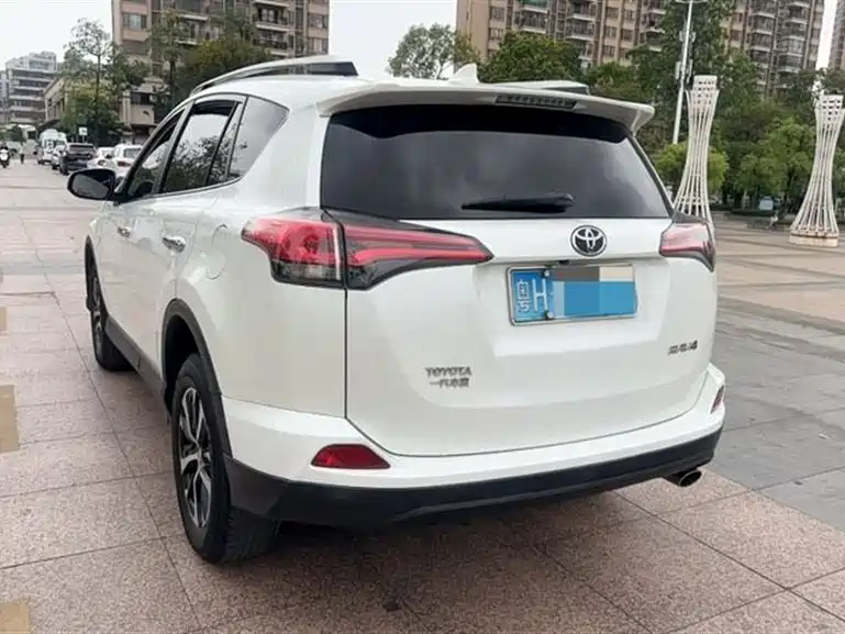 Toyota RAV4 Rongfang 2016 2.0L CVT 2WD Trend (China V) фото 5