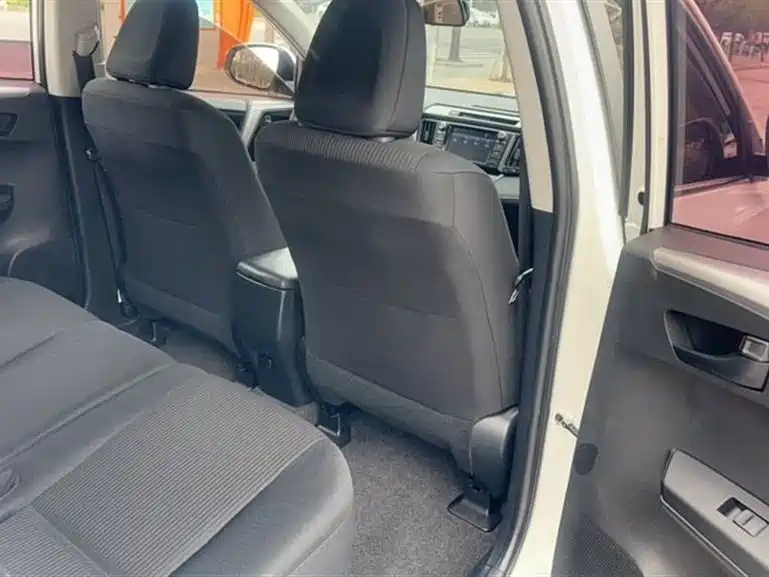 Toyota RAV4 Rongfang 2016 2.0L CVT 2WD Trend (China V) фото 8