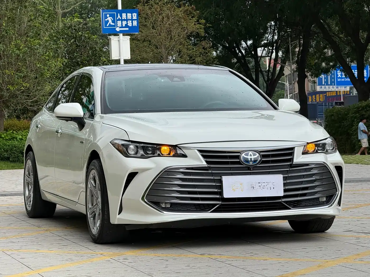 Toyota Avalon 2019 Hybrid 2.5L Limited Flagship Version China V фото 3