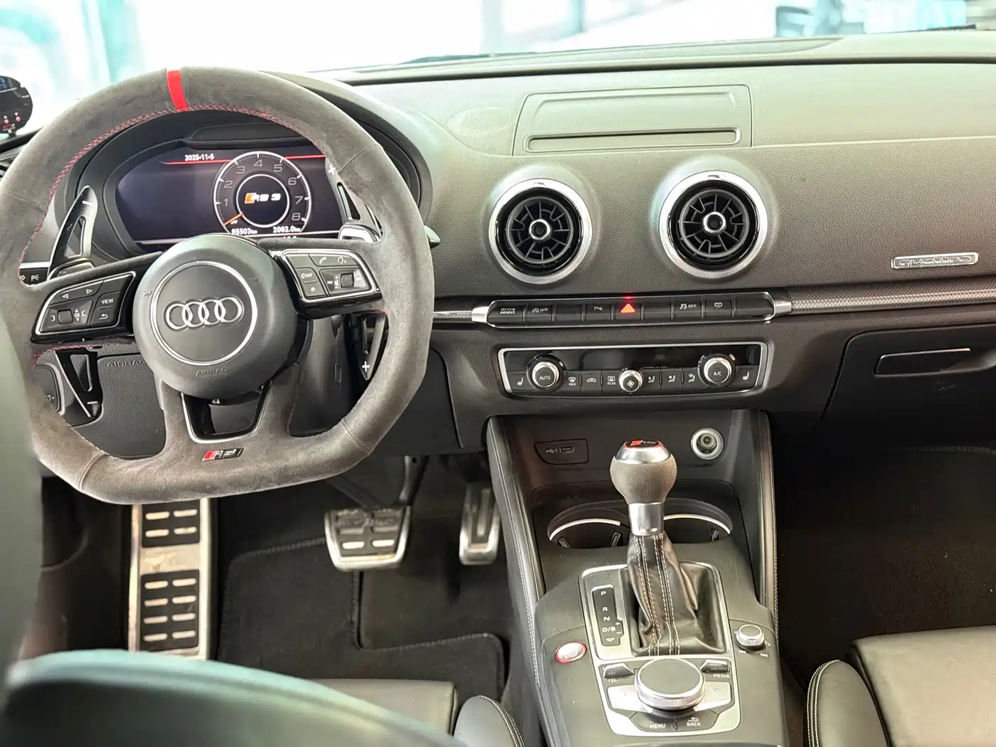 Audi RS 3 2017 RS 3 2.5T Limousine фото 8