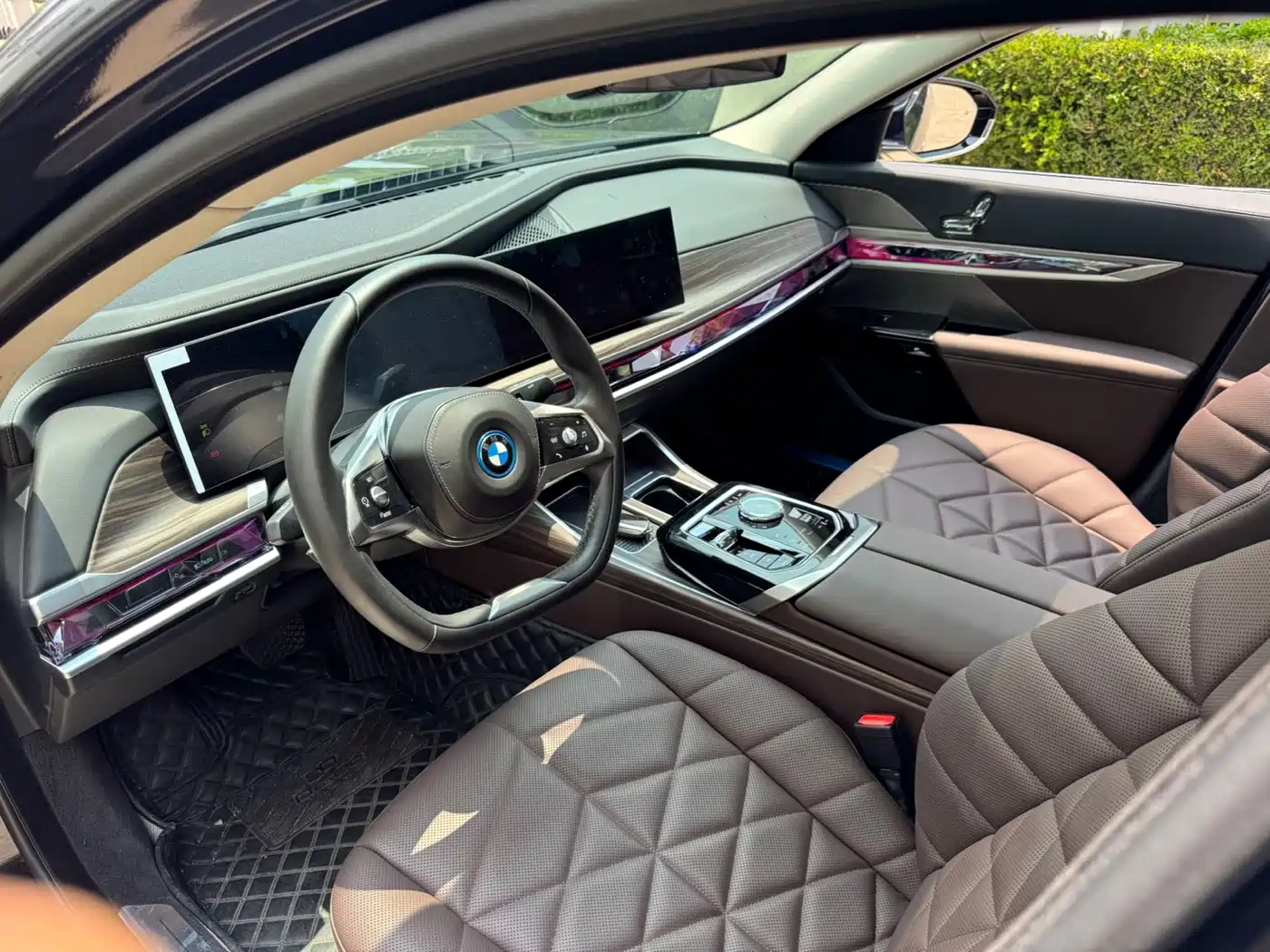BMW i7 2023 eDrive50L Leading Luxury Package фото 3