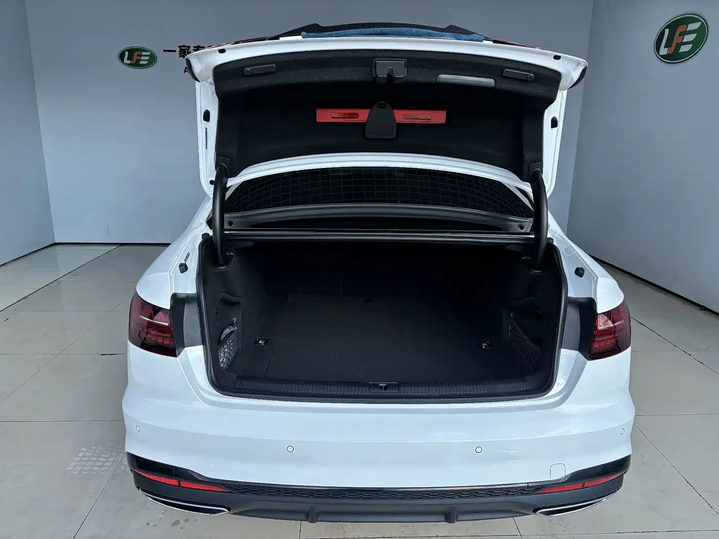 Фото 28 - Audi A4L