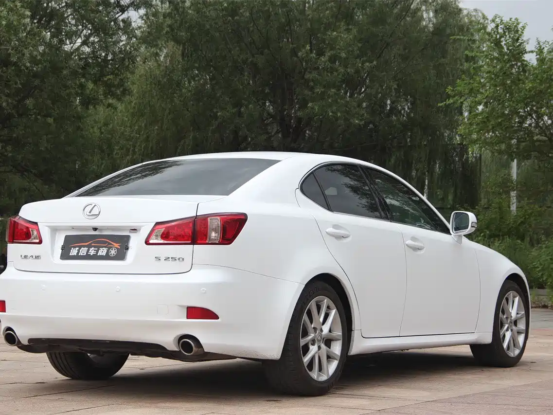 Lexus IS 2011 250 Sport фото 7
