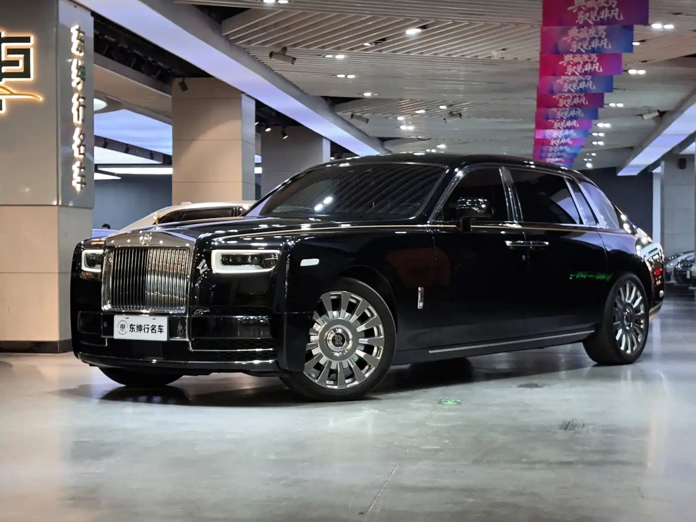 Rolls-Royce Phantom 2020 2018 6.7T Long Wheelbase Version