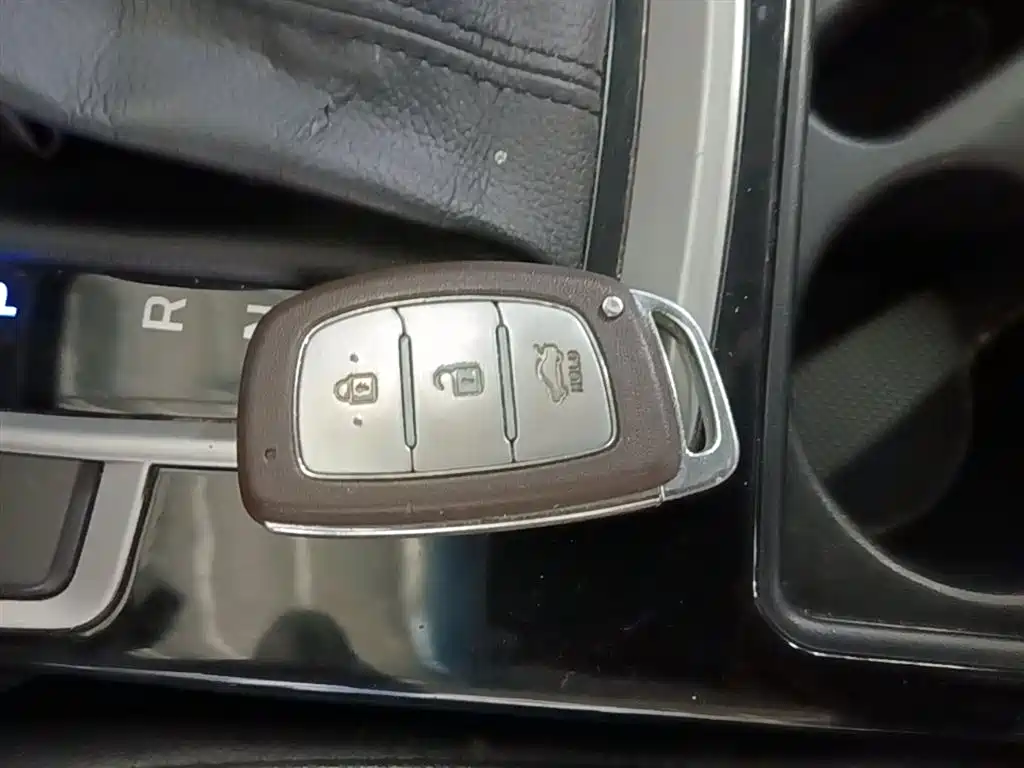 Hyundai Mistra 2014 1.8L Auto Smart GLS фото 9