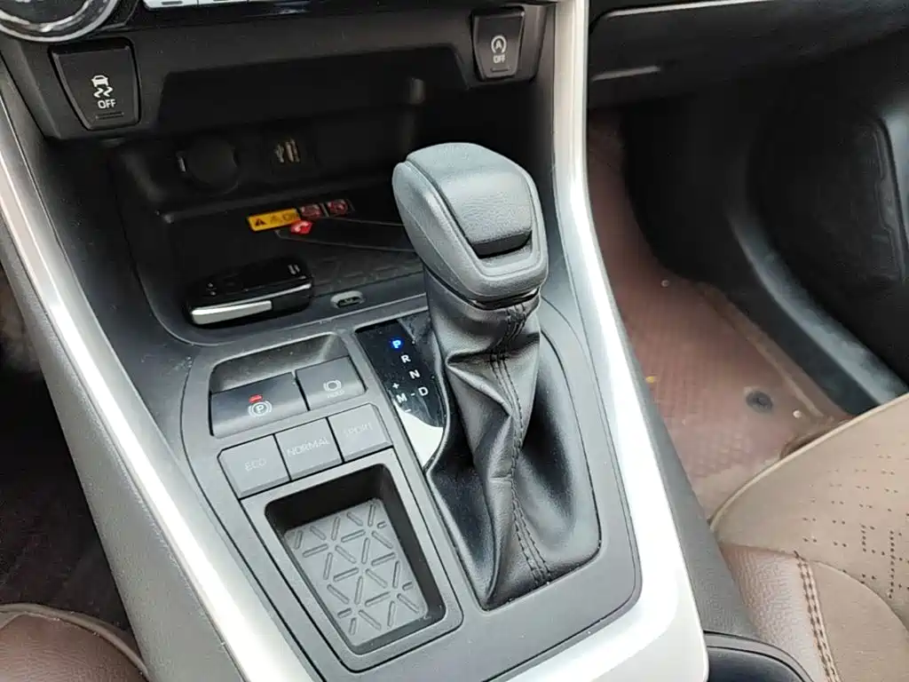 TOYOTA RAV4 RONGFANG