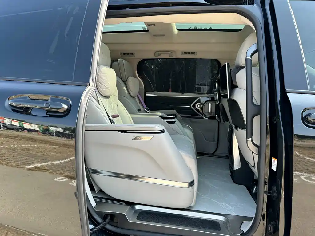 Huadong Auto Huadong Business Van 2025 2025 2.5L Hybrid High Roof Comfort
