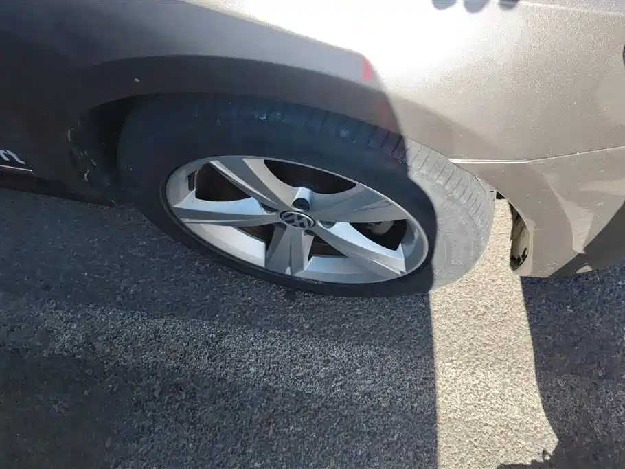 Volkswagen Passat 2014 1.8TSI DSG Executive Edition фото 6