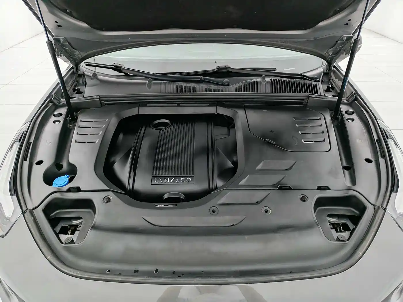 Lynk & Co 02 2018 Model 1.5T DCT 2WD Yao Pro Edition China V фото 14