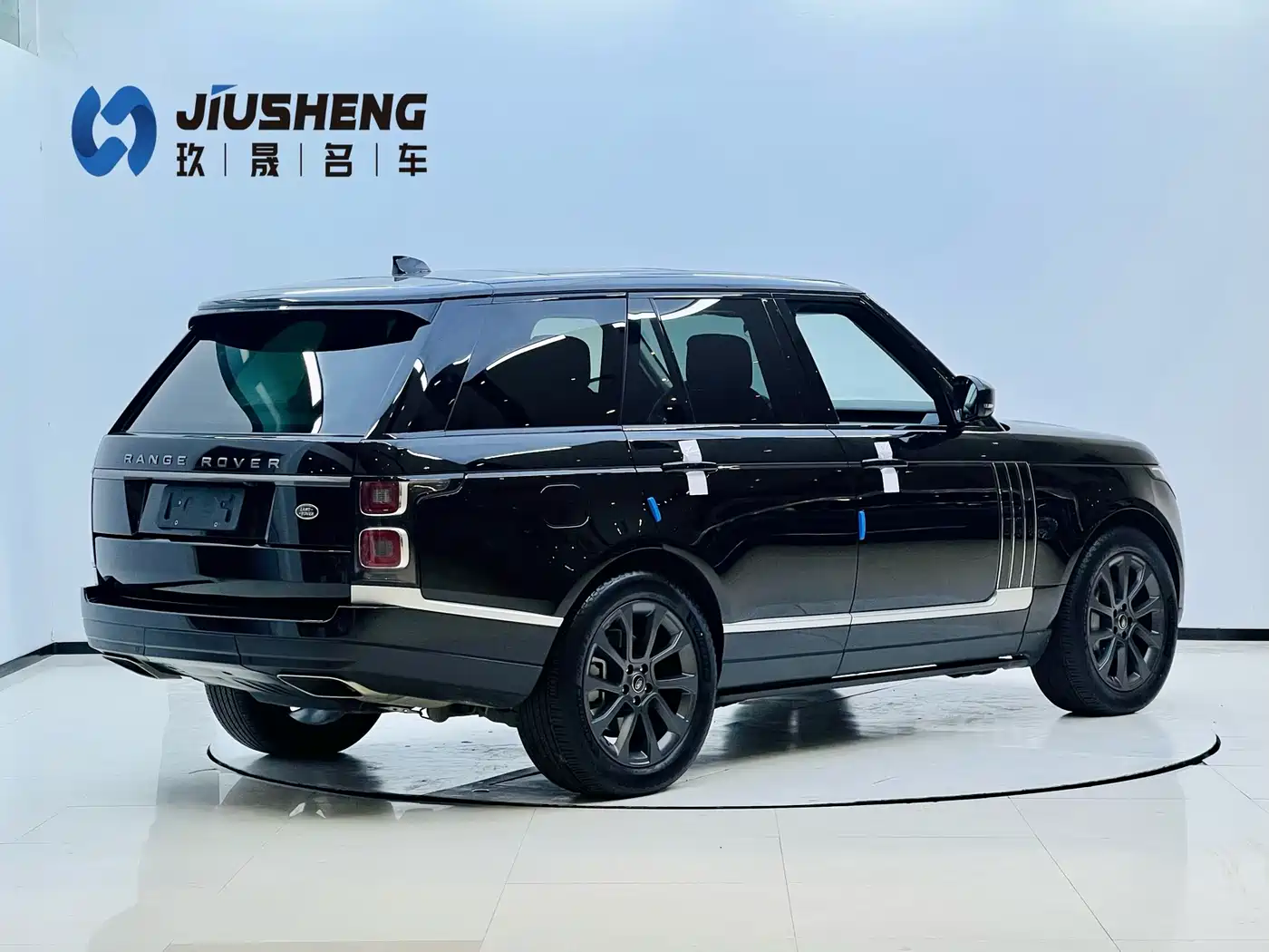 Land Rover Range Rover 2021 3.0 L6 Golden Age Edition фото 5
