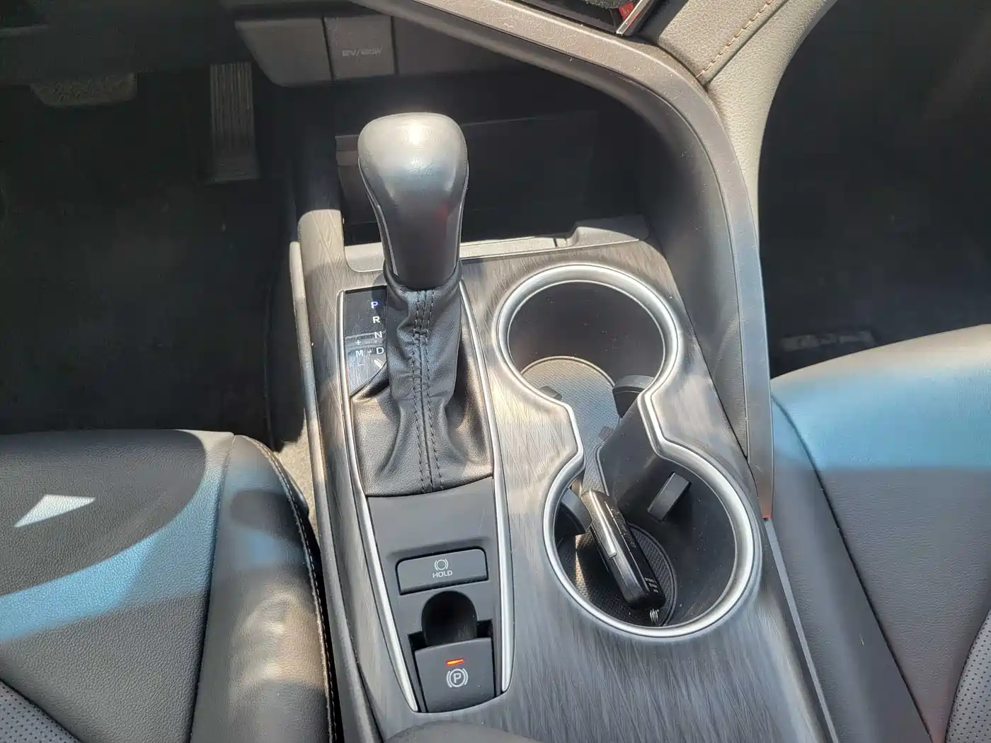 Toyota Camry 2023 2.0G Luxury Edition фото 16