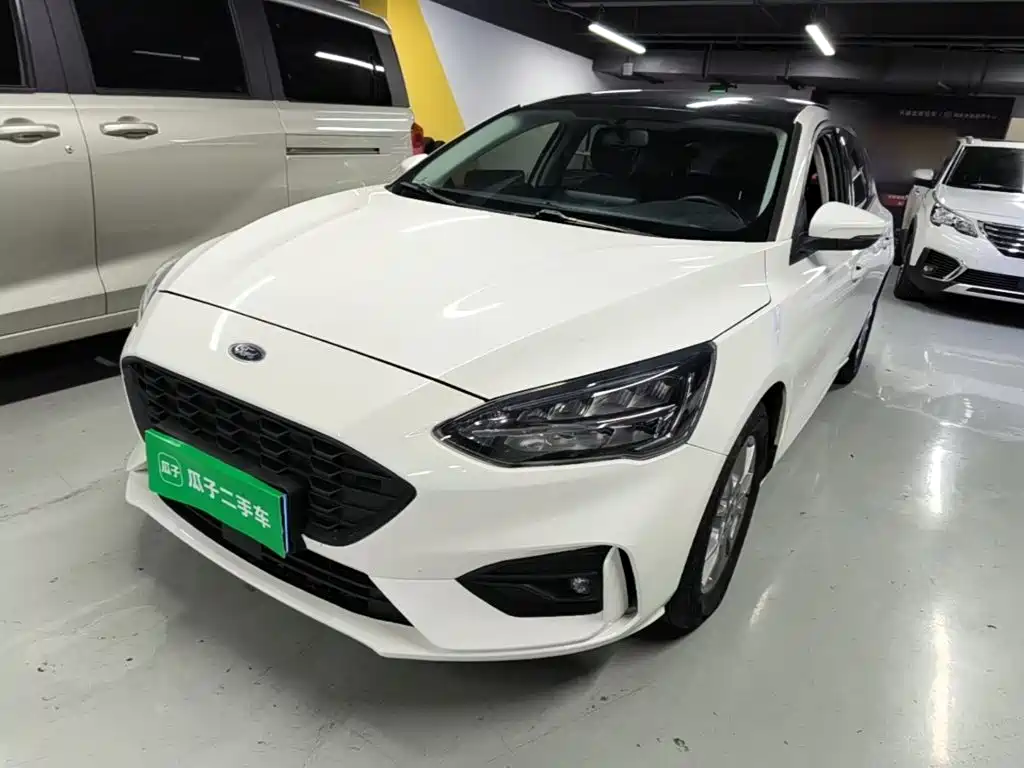 Ford Focus 2022 2021 Hatchback EcoBoost 180 Auto Trend