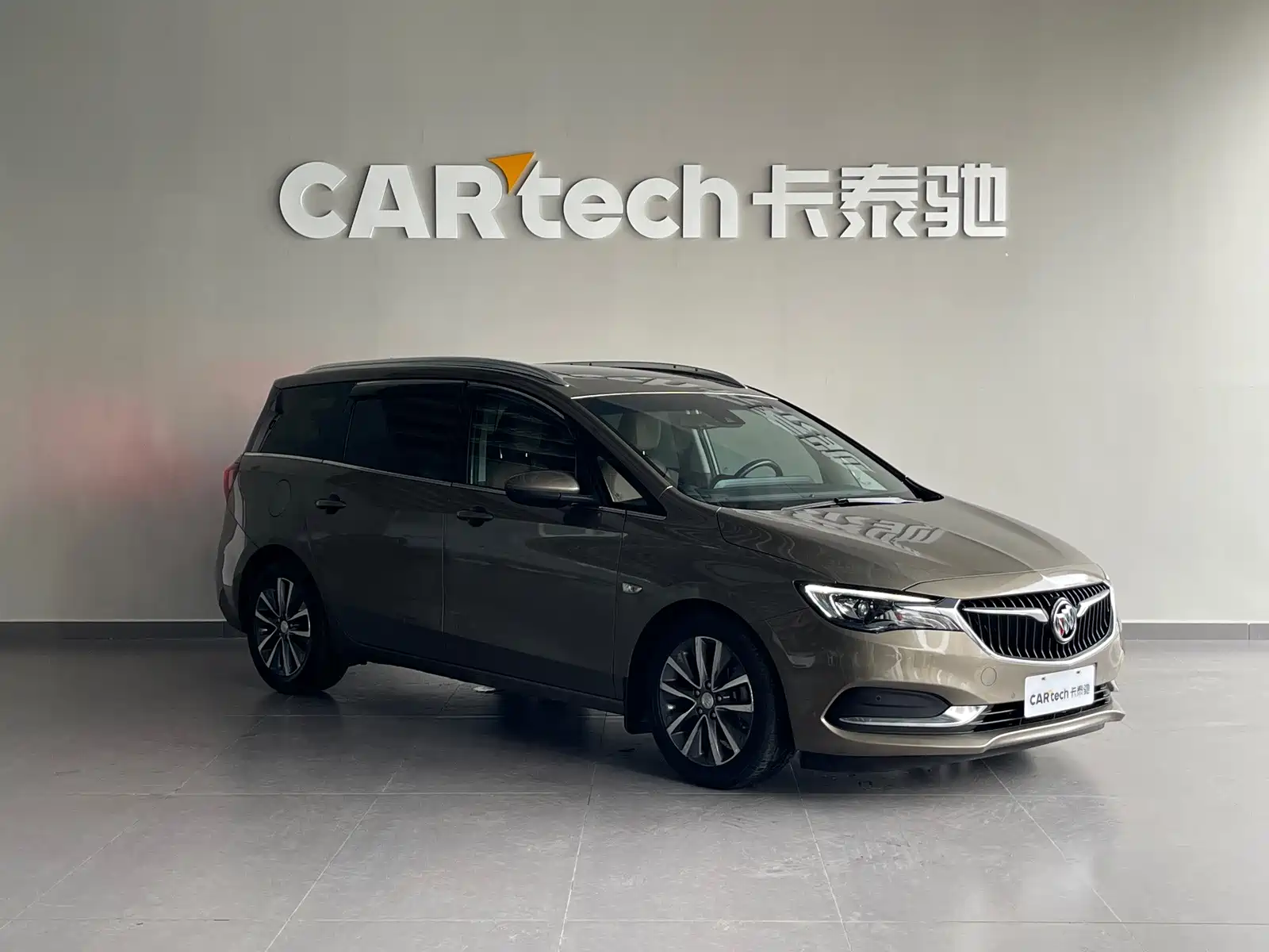 Фото 3 - Buick GL6