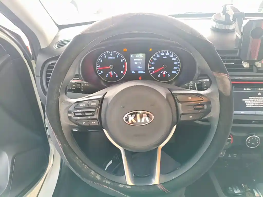 Kia KX CROSS 2018 2017 1.4L AT GLS