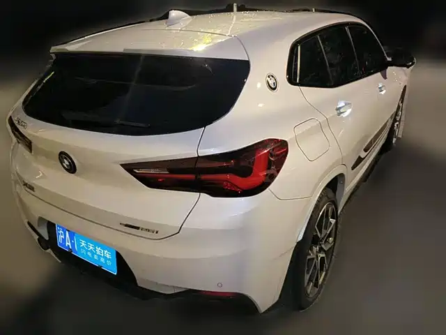 BMW X2 2022 sDrive25i Black Night Edition — фото 2