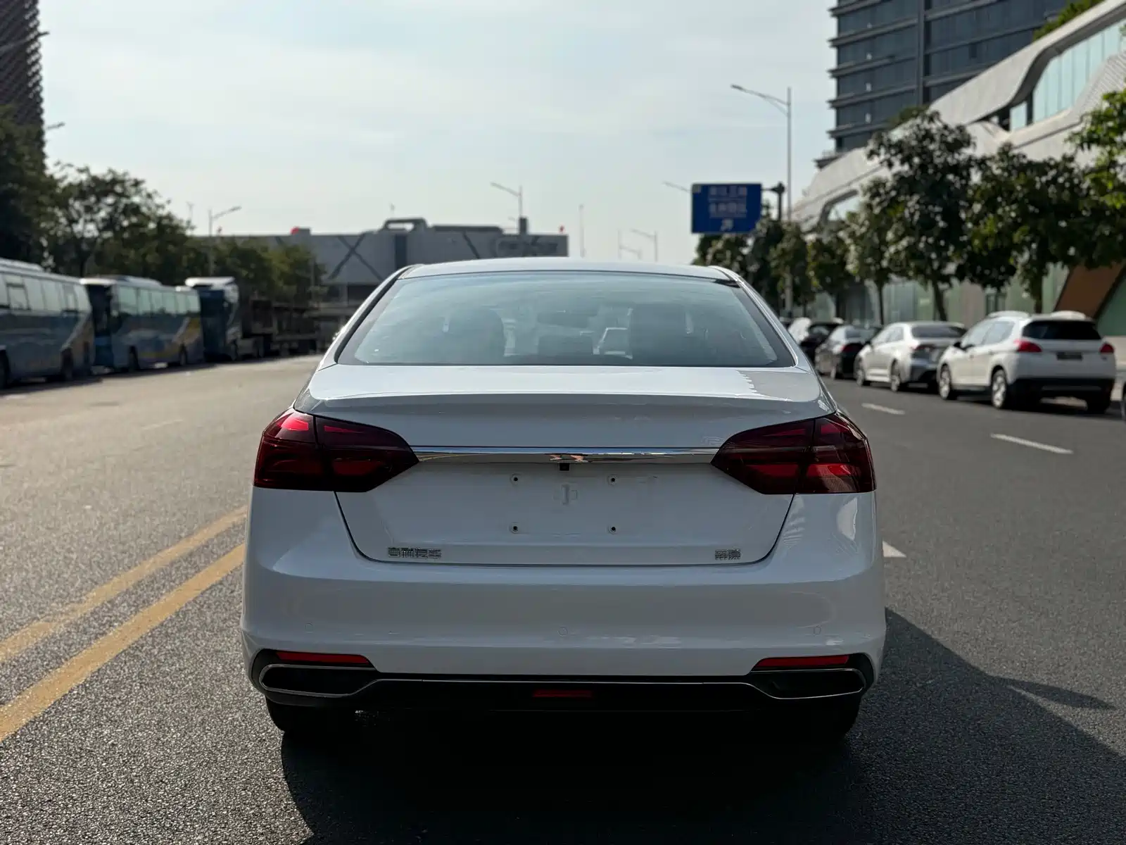 Фото 5 - Geely Emgrand
