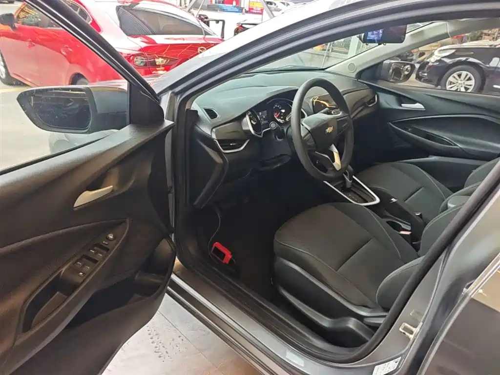 Chevrolet Cavalier 2020 325T Automatic Joy Edition фото 16