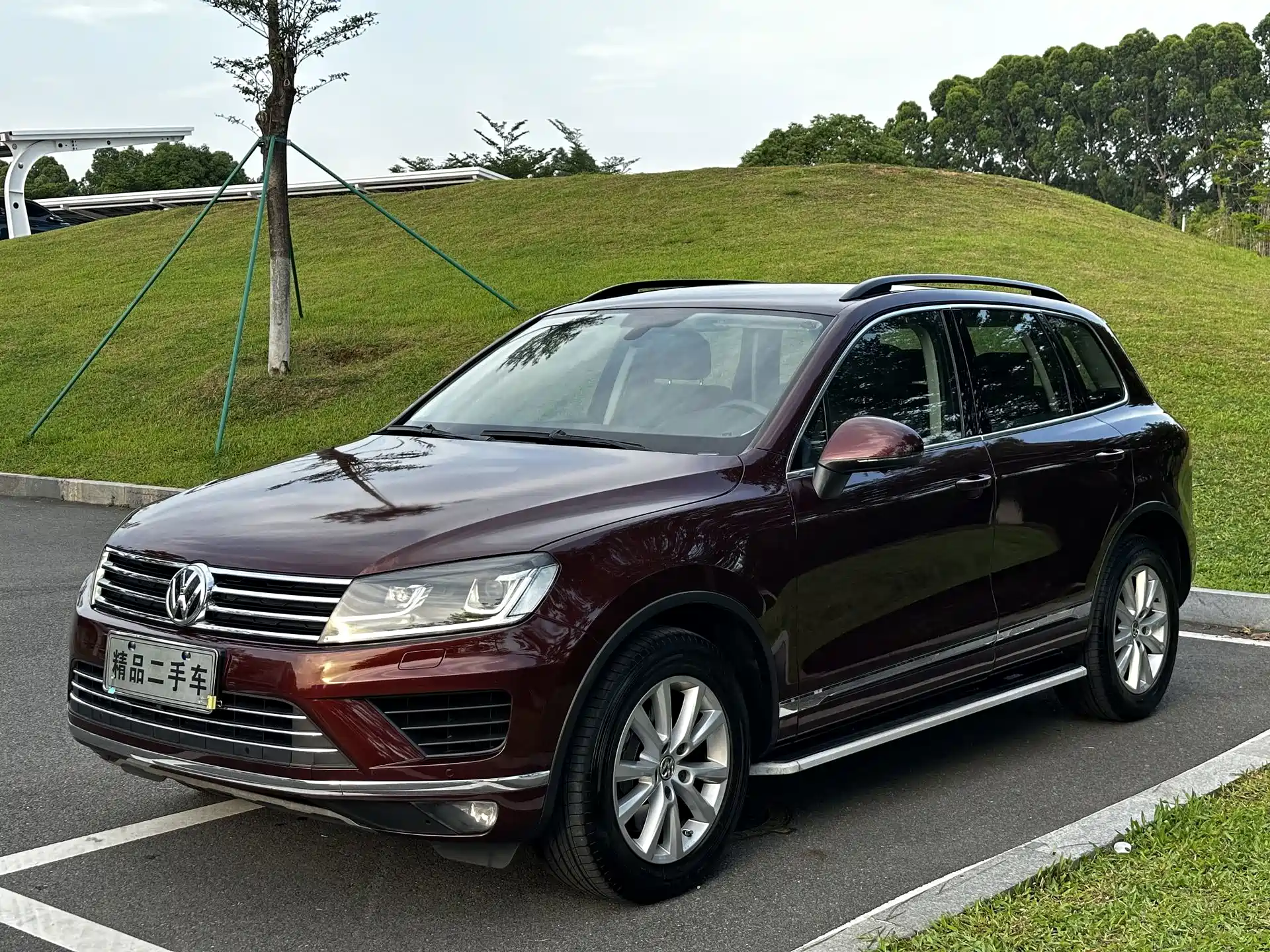 Фото 1 - Volkswagen Touareg