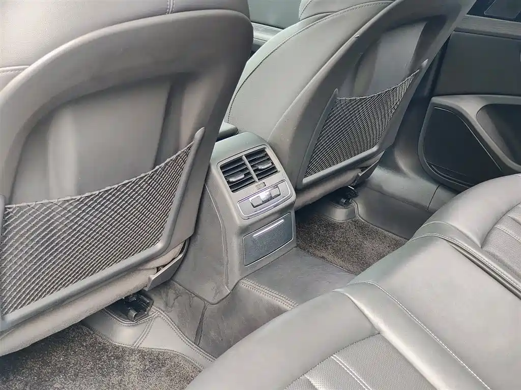Audi A4L 2023 40 TFSI Luxury Sport фото 9