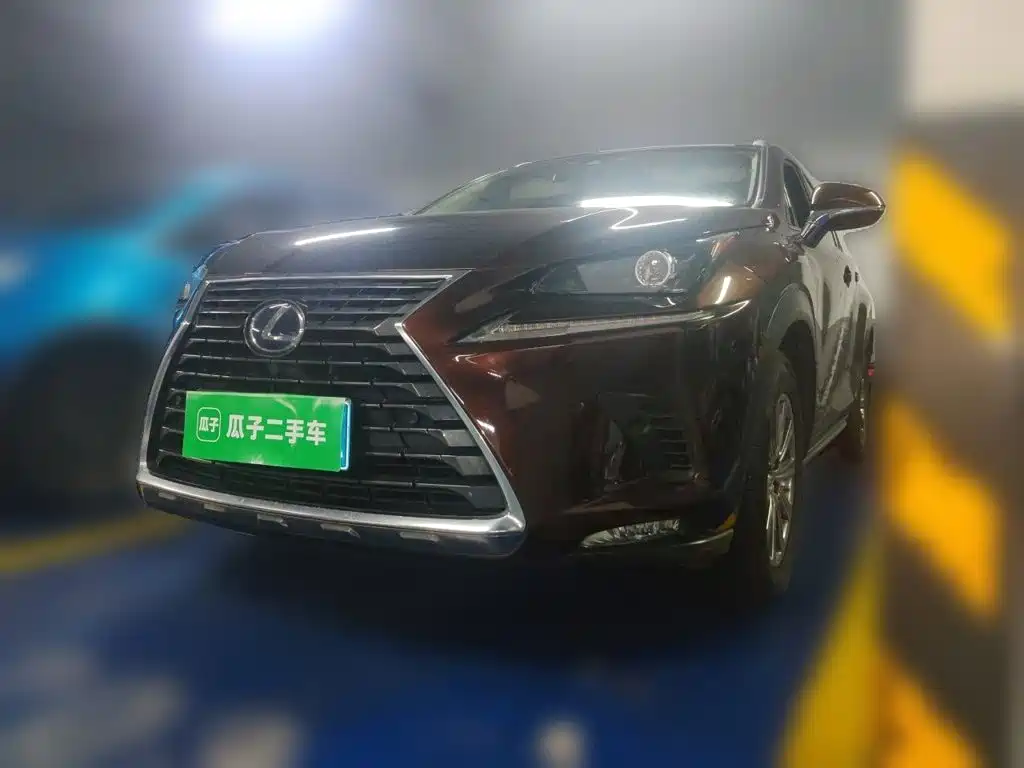 Фото 1 - Lexus NX