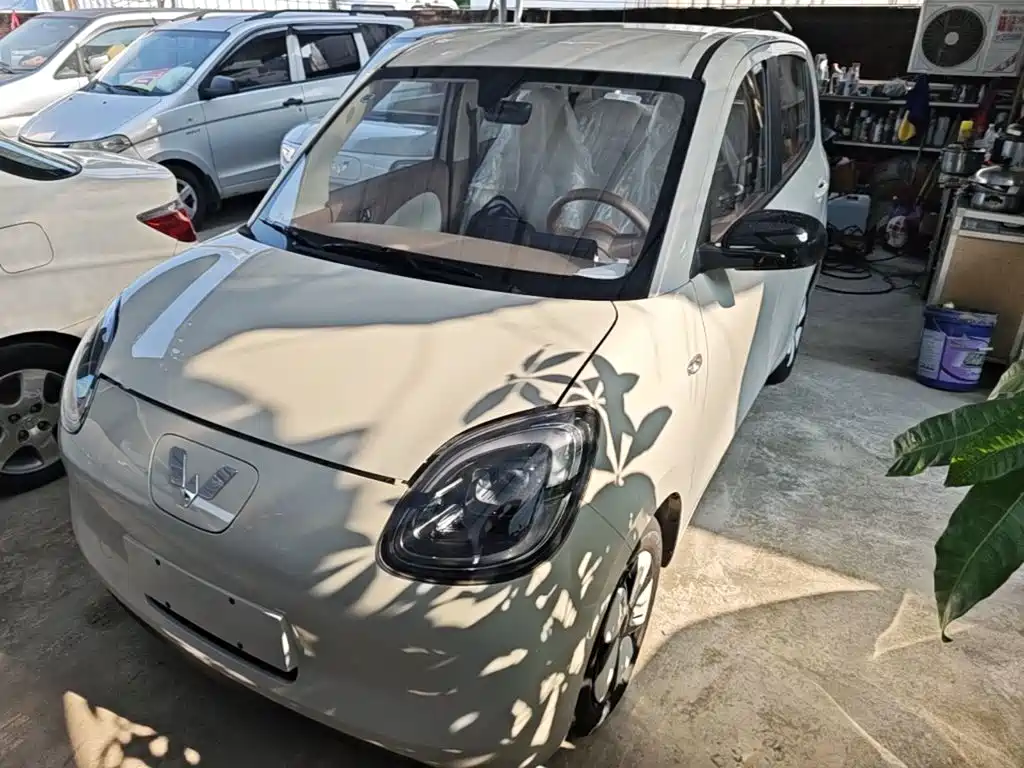 Wuling Motors Hongguang MINIEV 2026 2025 4-Door Advanced