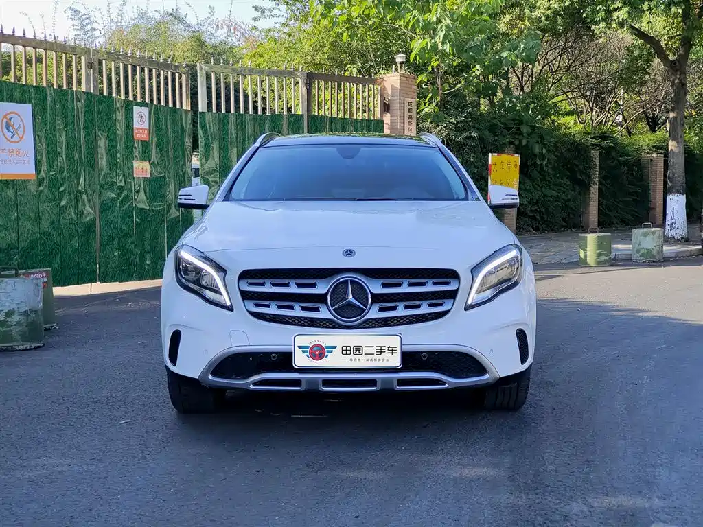 Mercedes-Benz GLA 2017 GLA 200 Fashion фото 2
