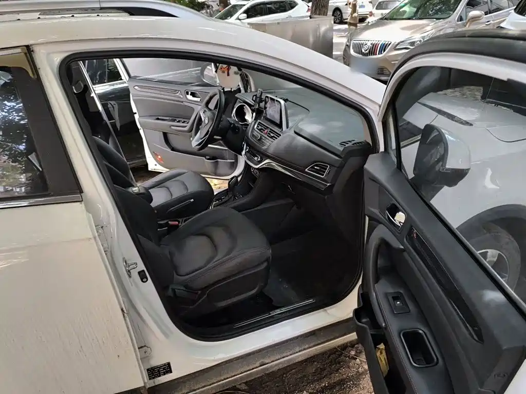 JAC Motors Refine S3 2017 2017 1.6L CVT Smart Connect