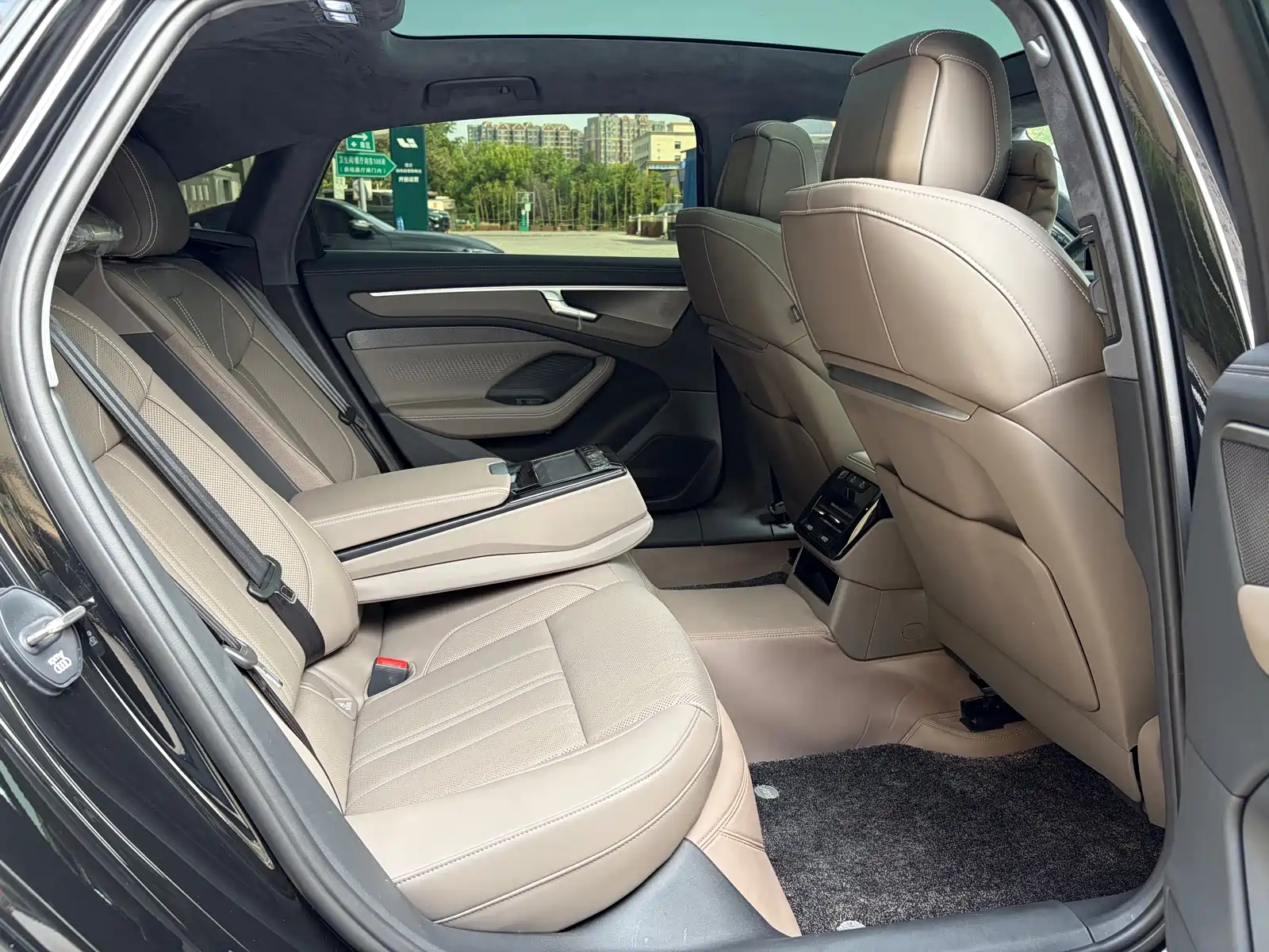 Photo 16 - Audi A6L