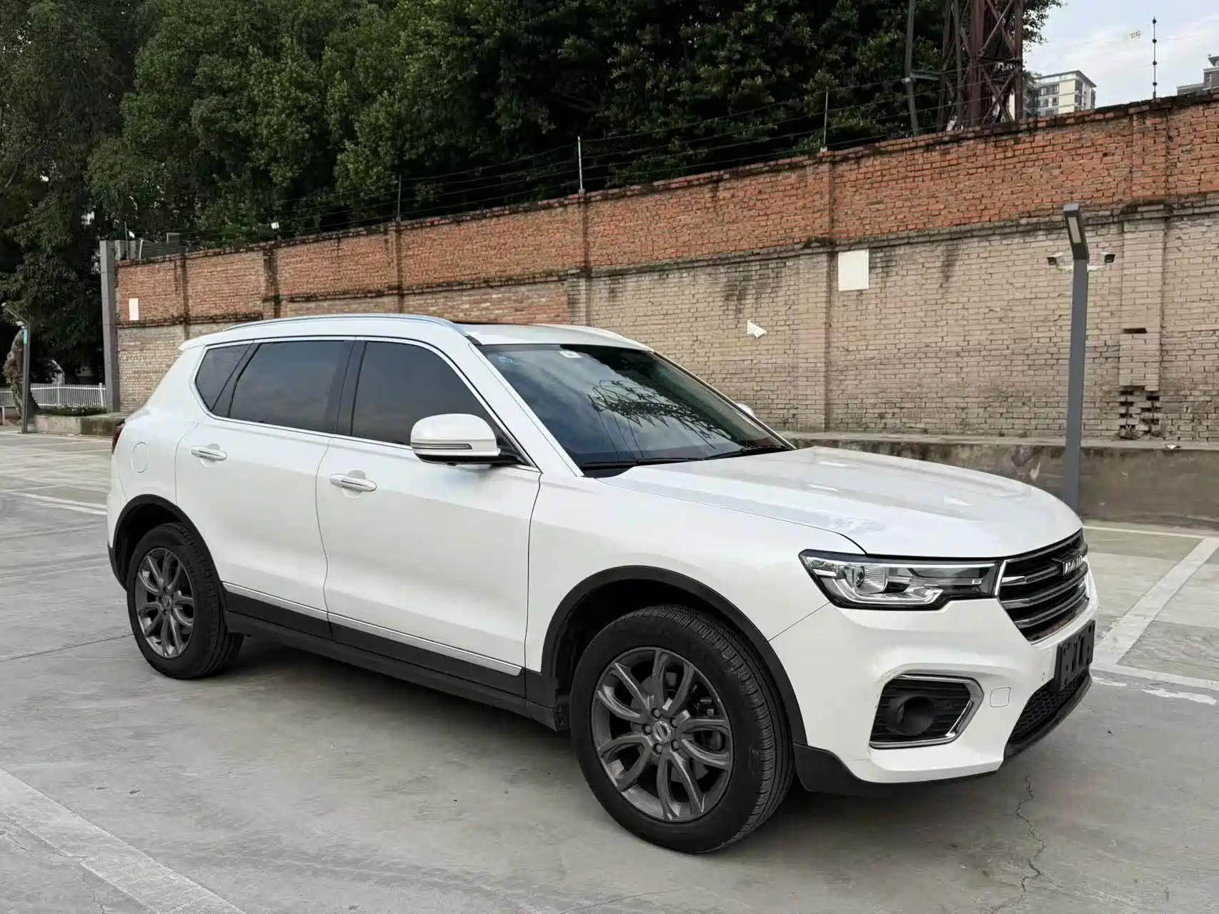 Photo 2 - Haval H7