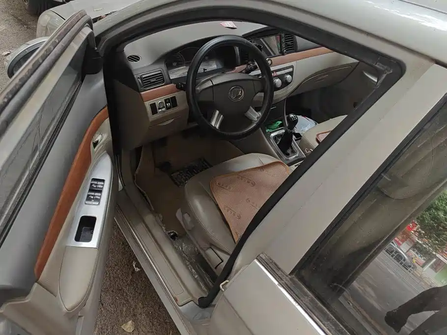Lifan 620 2016 2012 1.5L Manual Flagship