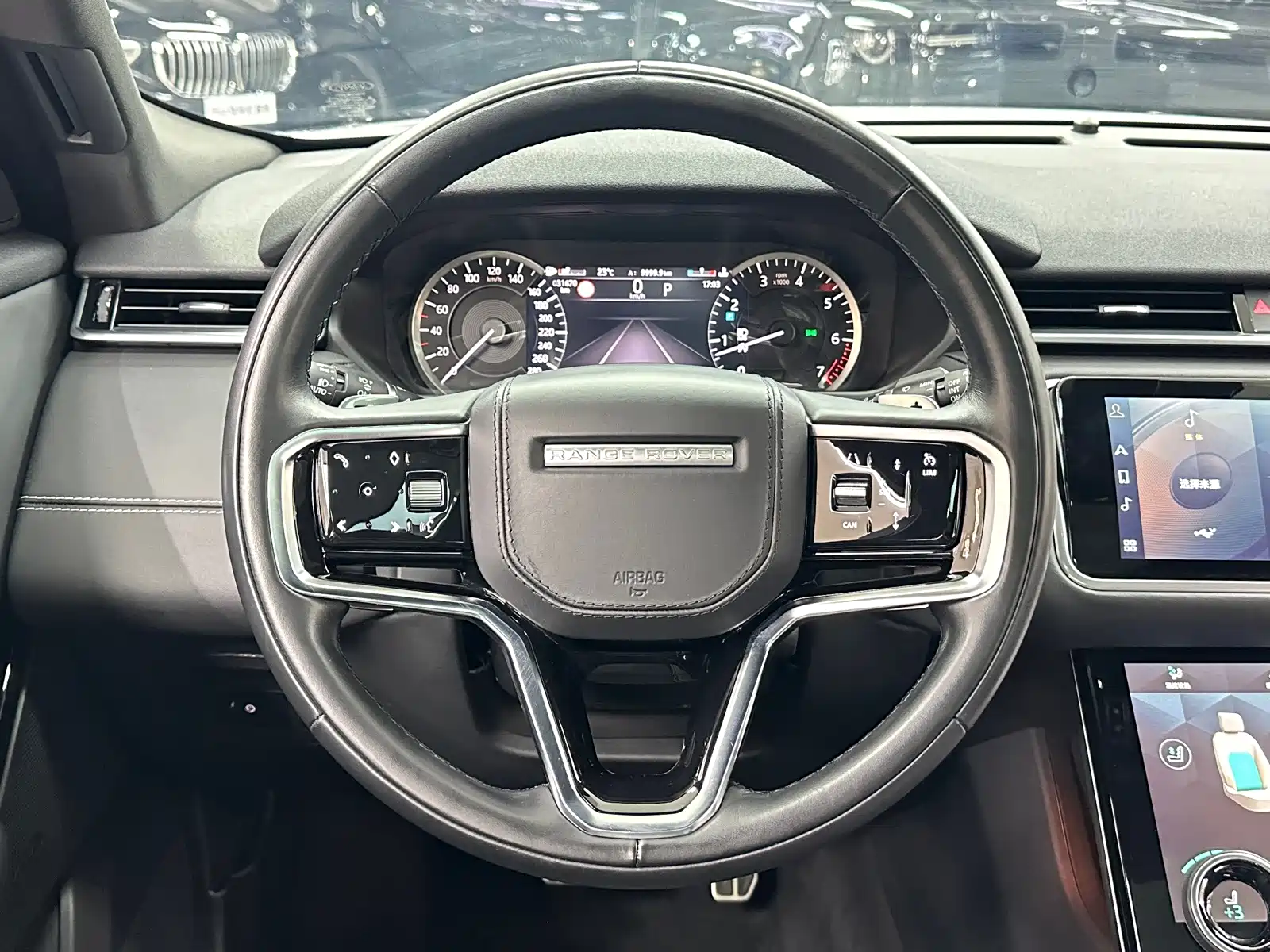 Фото 17 - Land Rover Range Rover Velar