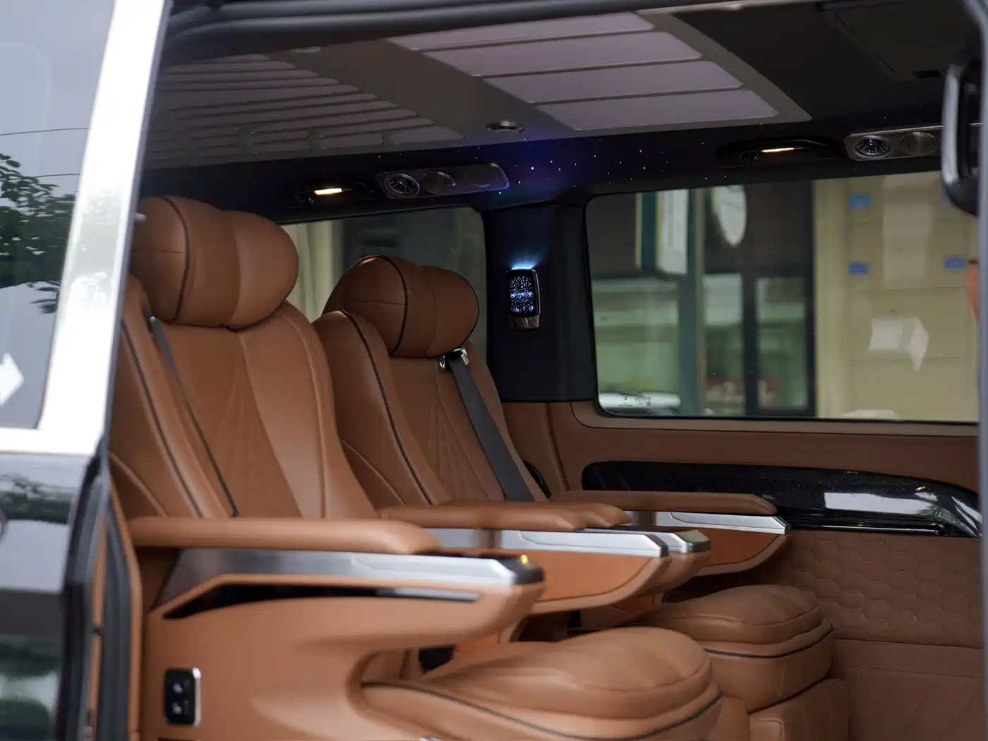Mercedes-Benz Vito 2023 2.0T Elite 7-Seater фото 8