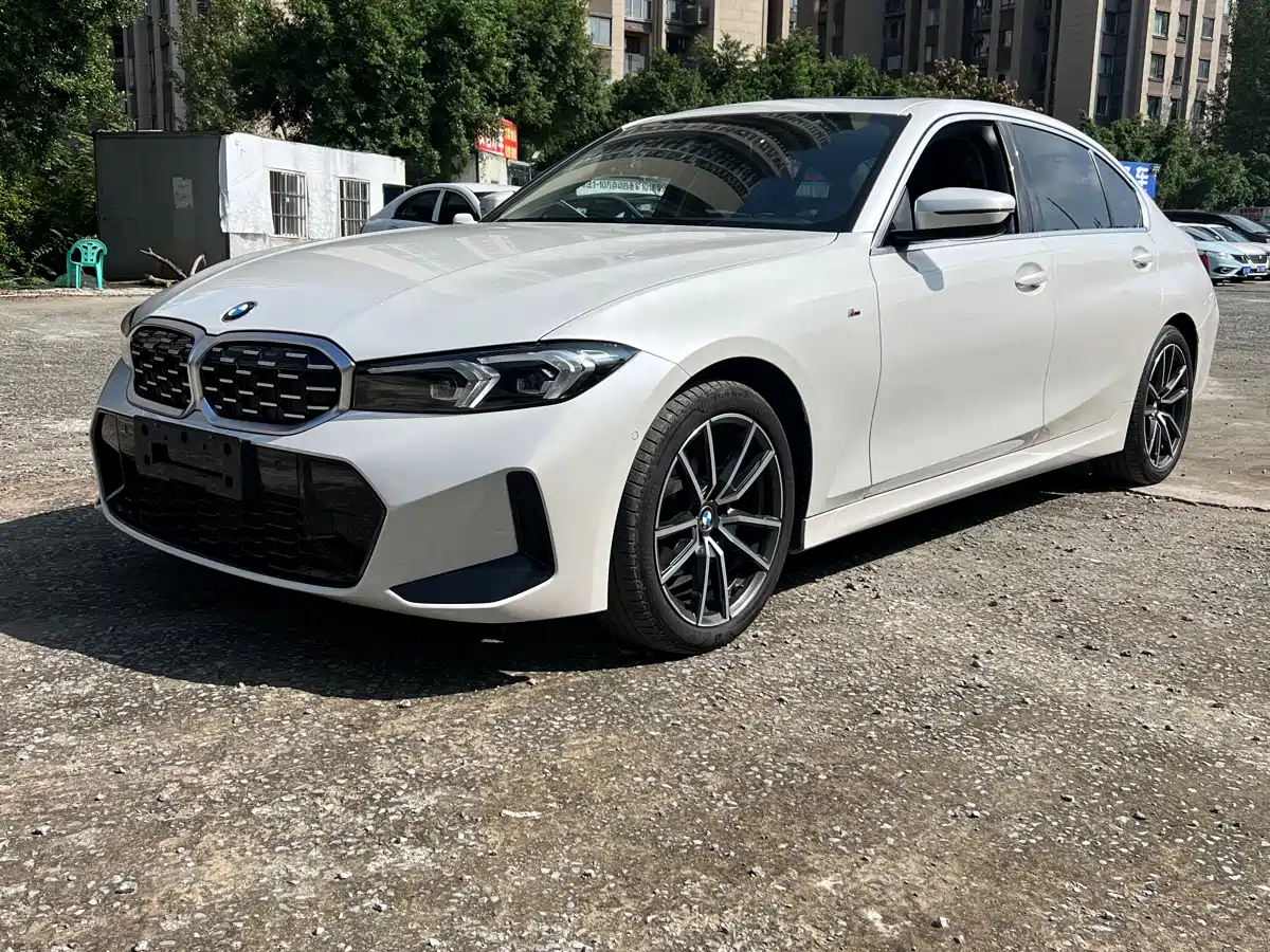 Photo 3 - BMW 3 Series